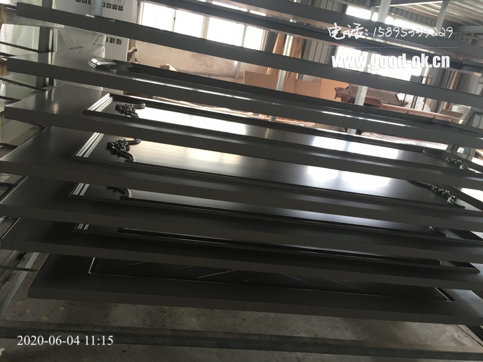 车间随拍(田园灰,雕花柜门,橡胶木实木门定做,整体衣柜,外扣线,原木定做)